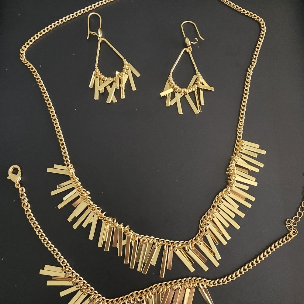 22kgp Dubai Gold Jewelry Set with Earrings and Necklace